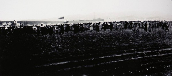  1919년 3월 13일, 조선 3·1운동을 성원하고 조선민족독립을 위한 연변인민 2만여명이 참여한 반일시위운동이 룡정의 세전벌에서 펼쳐졌다. 사진=리광평 용정3.13운동기념사업회 회장